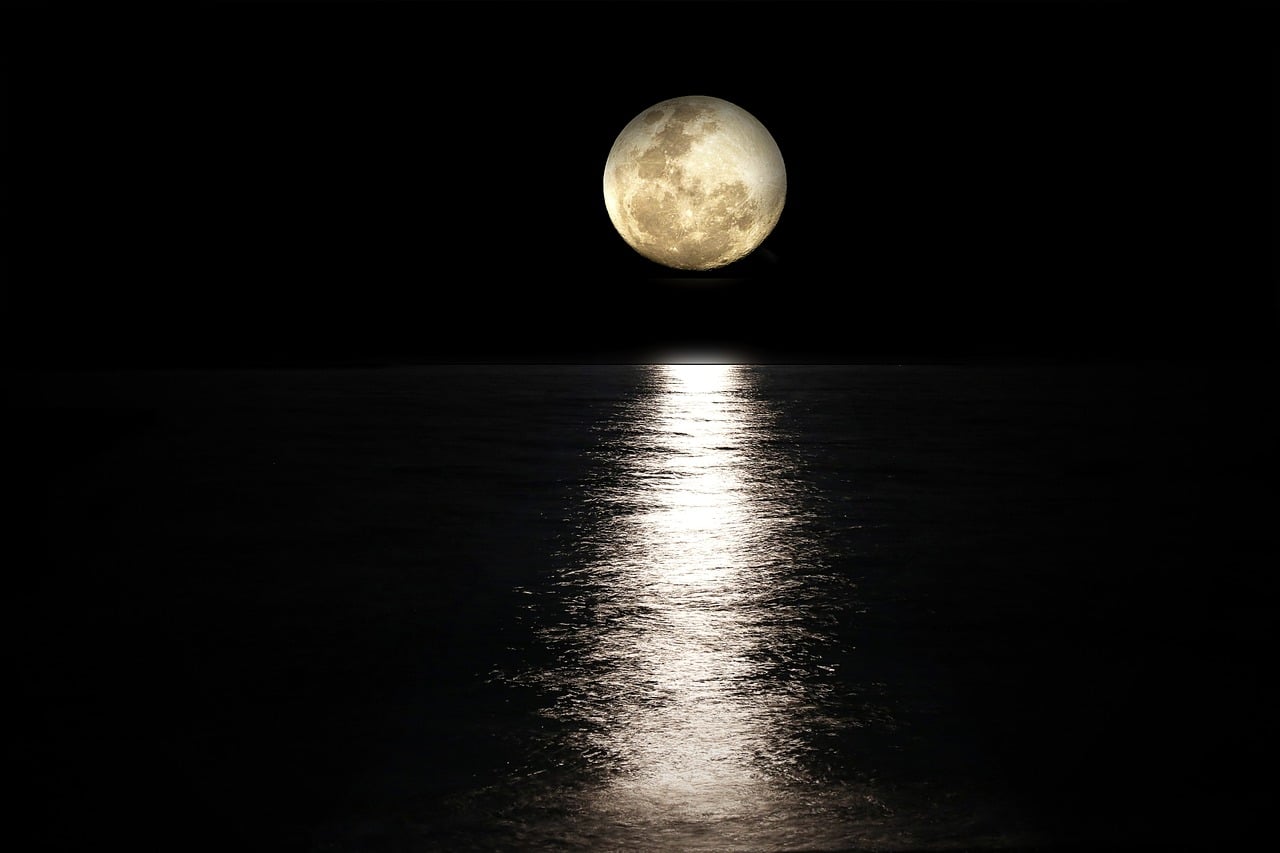 moon 2762111 1280